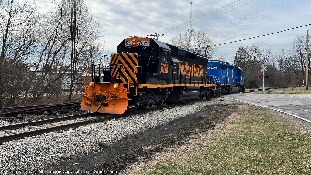 WE 7025 crosses Mogadore Rd. again.